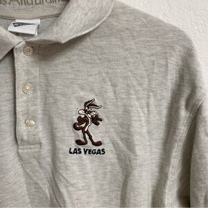 Warner Bros Gray Wile-E Coyote Las Vegas Polo, Size M